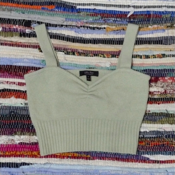 Witty Fox Crop Top - Picture 1 of 3